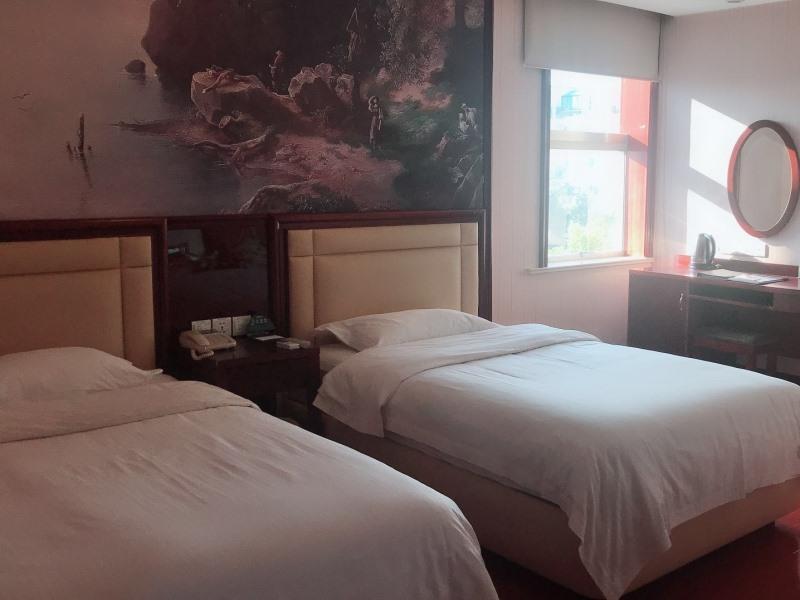 GreenTree Inn Pinghu  Zhapu Jiulong Mountain image