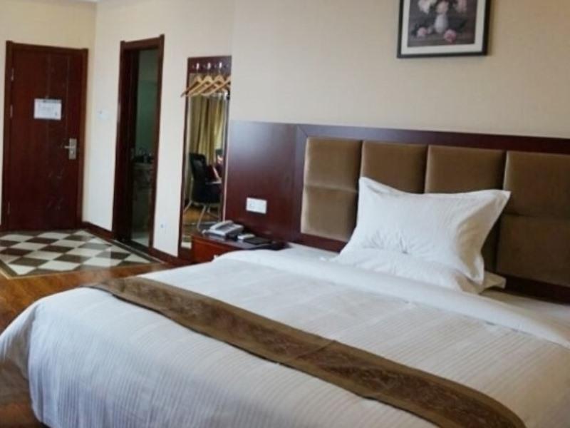 DOUBLE KING SIZE BED