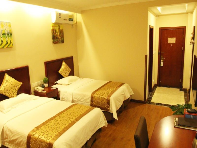 Bed room