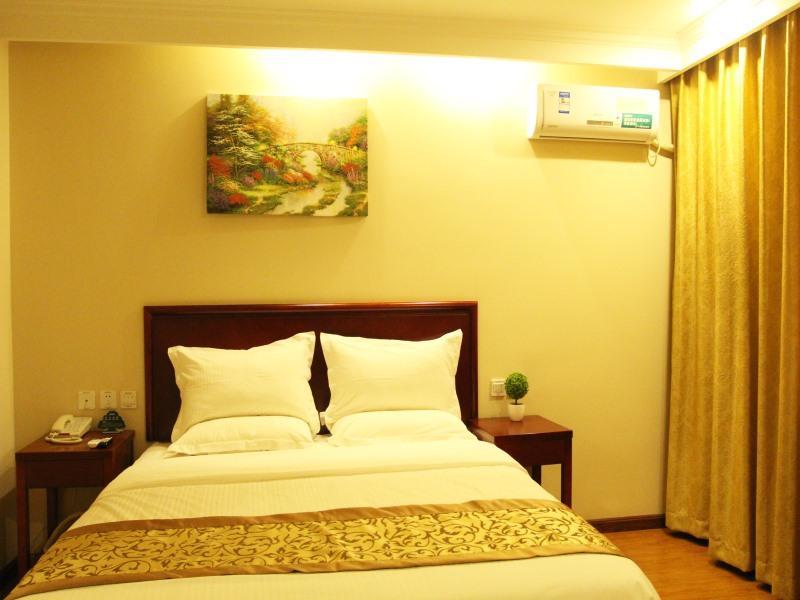 Bed room