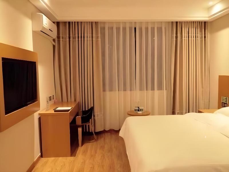 GreenTree Inn Huanzhu(S)Rd.Transit  Center Express image 7