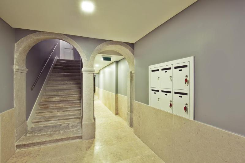 Lisbon Five Stars Apartments Fanqueiros 112 — photo 3