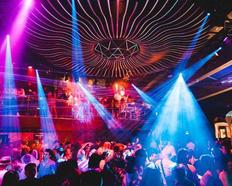 Stay in style at Paradox Vancouver