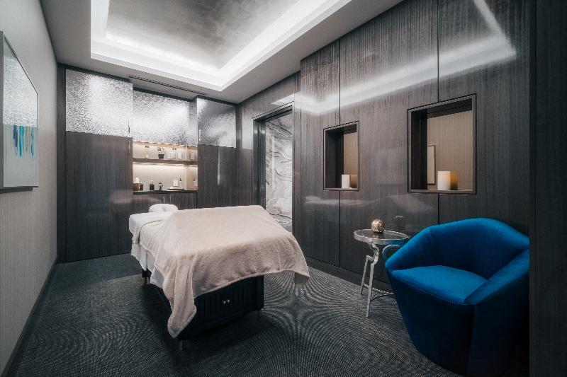 Stay in style at Paradox Vancouver