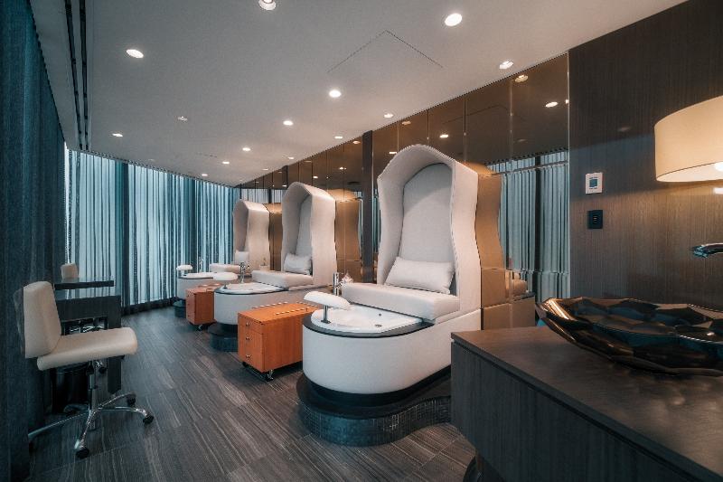 Stay in style at Paradox Vancouver