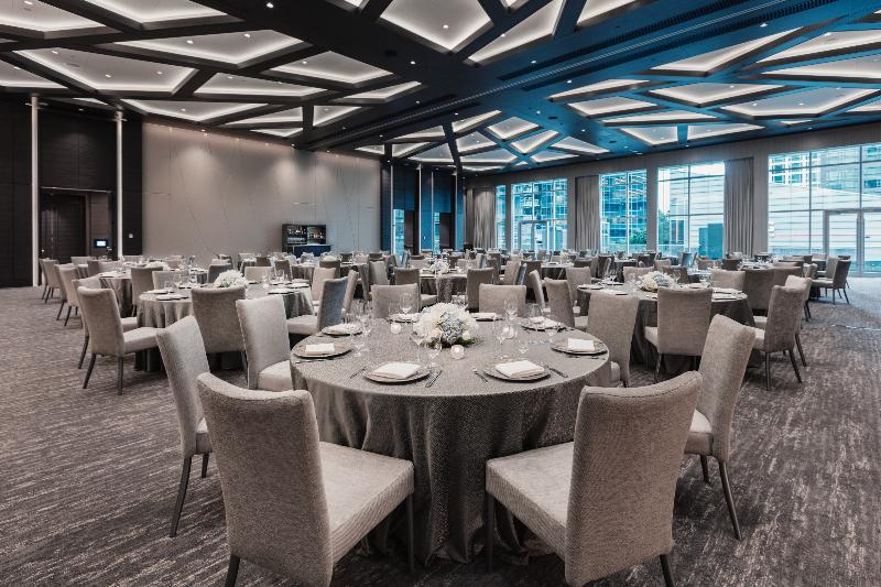 Stay in style at Paradox Vancouver