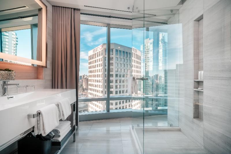 Stay in style at Paradox Vancouver