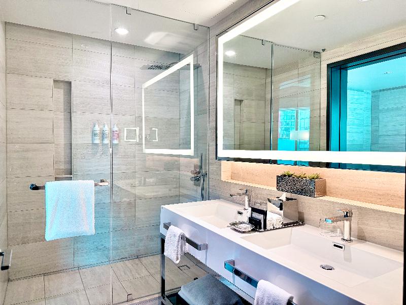 Stay in style at Paradox Vancouver