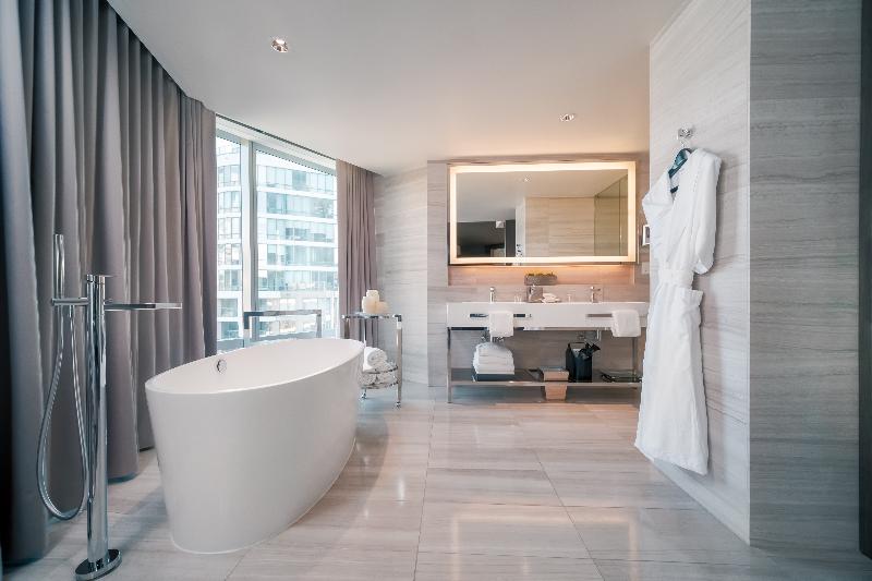 Stay in style at Paradox Vancouver