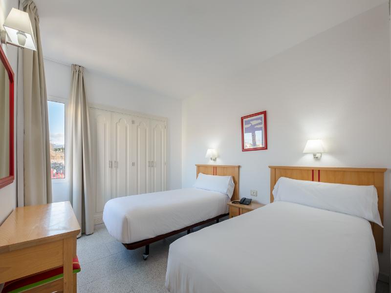 Hotel LIVVO Koala Garden image