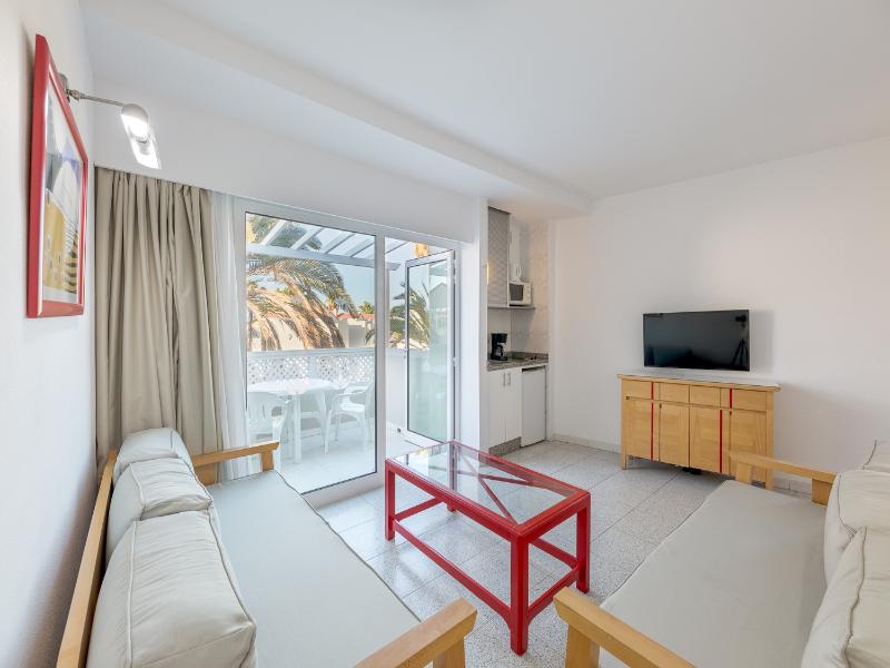 Hotel LIVVO Koala Garden image