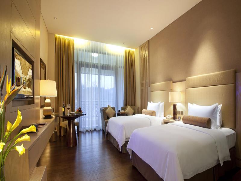 SUITE DELUXE LAKE VIEW