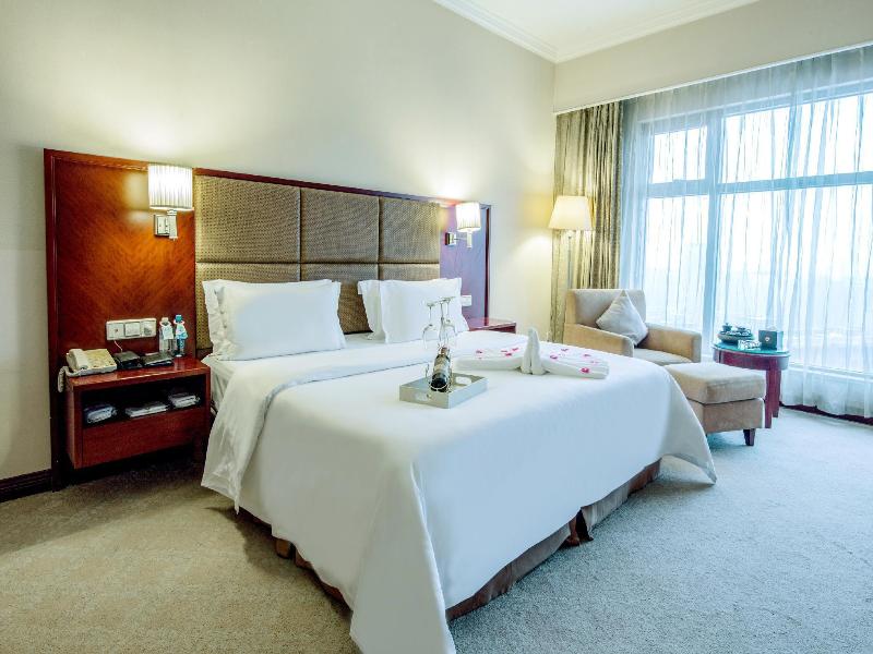 Dolton Changsha Spa Hotel image 2