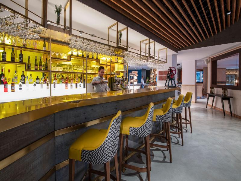 Lincoln Plaza London, Curio Collection by Hilton image