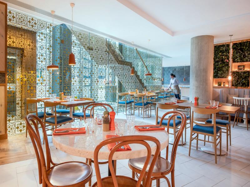 Lincoln Plaza London, Curio Collection by Hilton image