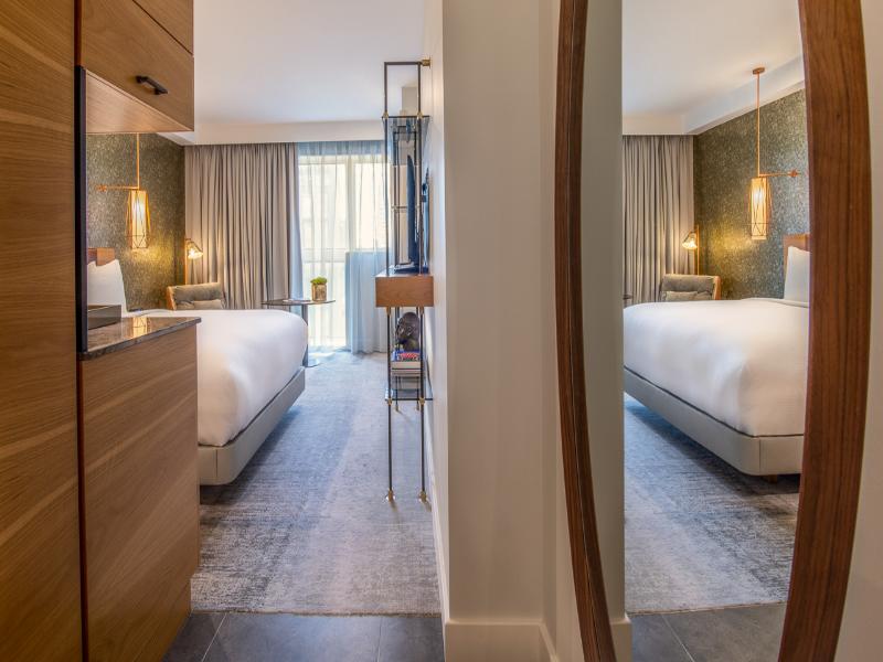 Lincoln Plaza London, Curio Collection by Hilton image