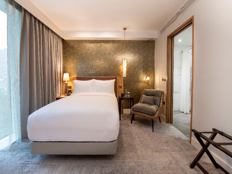 Lincoln Plaza London, Curio Collection by Hilton image