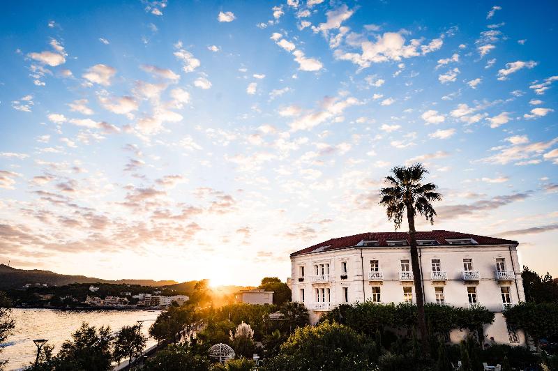 Grand Hotel Des Sablettes Plage, Curio By Hilton image