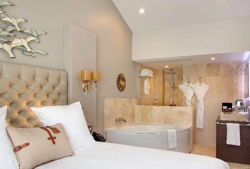 Grand Hotel Des Sablettes Plage, Curio By Hilton image