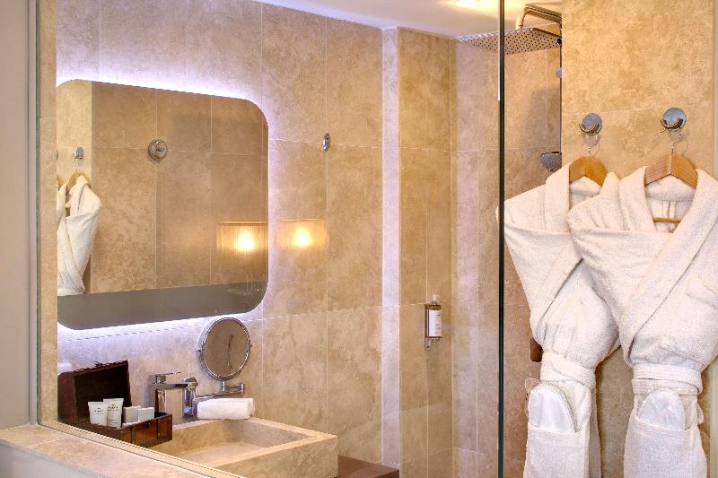 Grand Hotel Des Sablettes Plage, Curio By Hilton image