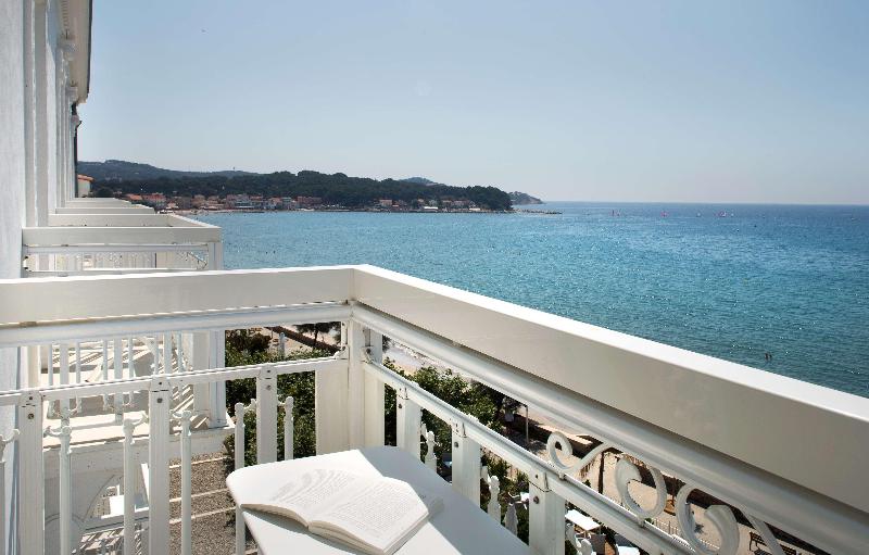 Grand Hotel Des Sablettes Plage, Curio By Hilton image