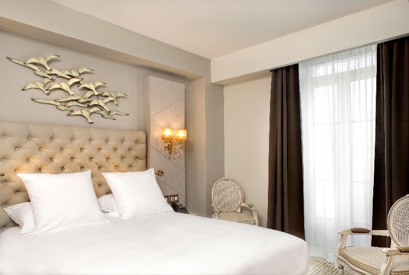 Grand Hotel Des Sablettes Plage, Curio By Hilton image