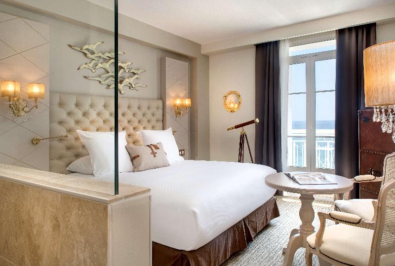 Grand Hotel Des Sablettes Plage, Curio By Hilton image