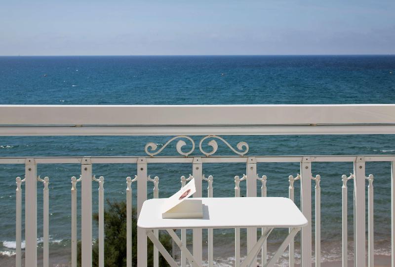 Grand Hotel Des Sablettes Plage, Curio By Hilton image