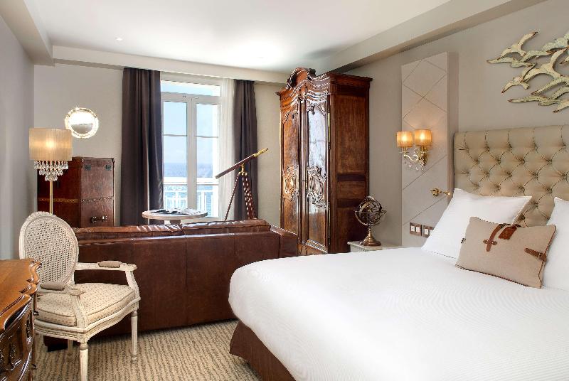 Grand Hotel Des Sablettes Plage, Curio By Hilton image