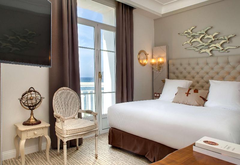 Grand Hotel Des Sablettes Plage, Curio By Hilton image
