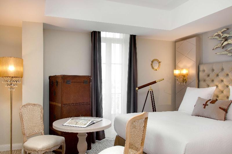 Grand Hotel Des Sablettes Plage, Curio By Hilton image