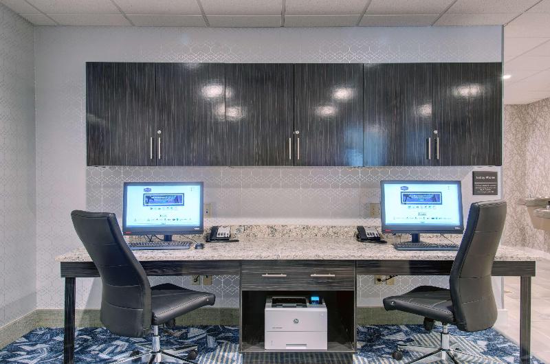 Hampton Inn & Suites Boston/Stoughton image