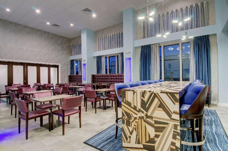 Hampton Inn & Suites Boston/Stoughton image