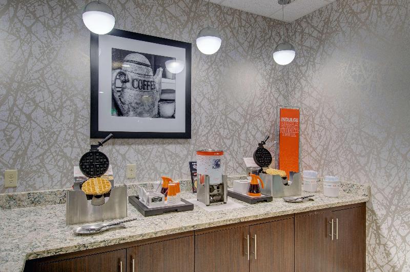 Hampton Inn & Suites Boston/Stoughton image