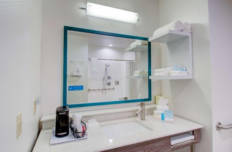 Hampton Inn & Suites Boston/Stoughton image