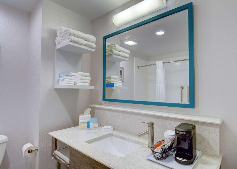 Hampton Inn & Suites Boston/Stoughton image