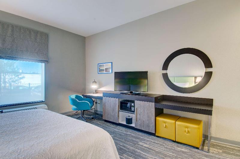 Hampton Inn & Suites Boston/Stoughton image