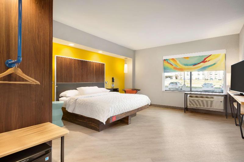 Tru by Hilton Cheyenne image
