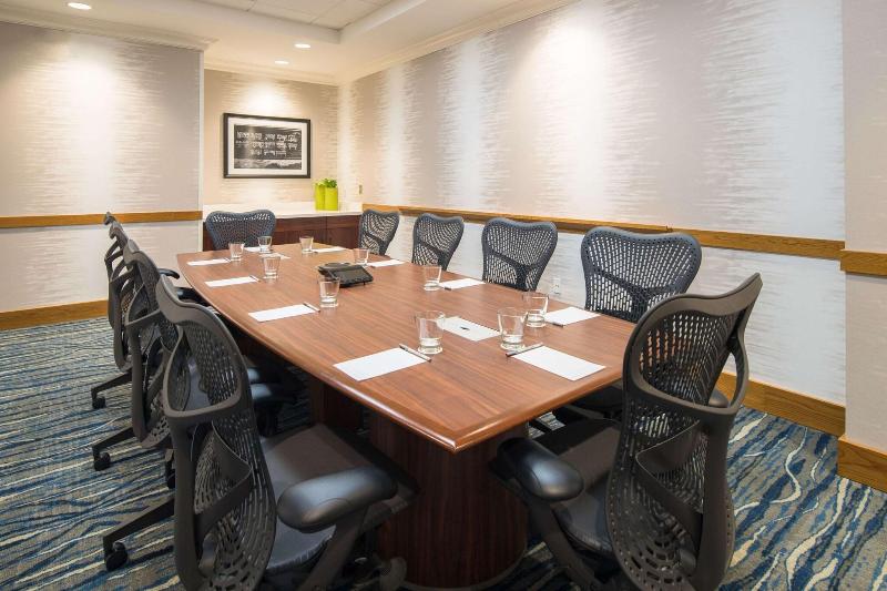 Hampton Inn & Suites Portland/Pearl District image