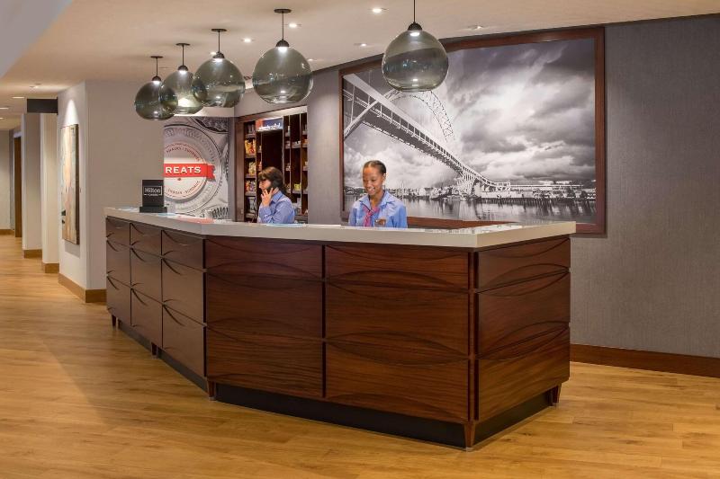 Hampton Inn & Suites Portland/Pearl District image