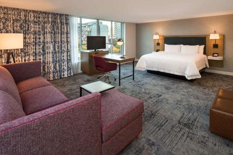 Hampton Inn & Suites Portland/Pearl District image