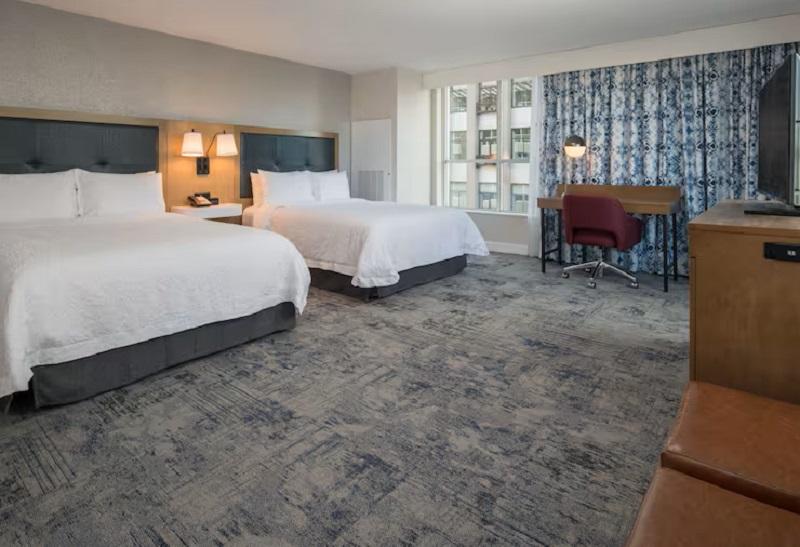 Hampton Inn & Suites Portland/Pearl District image