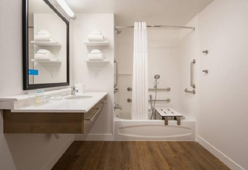 Hampton Inn & Suites Portland/Pearl District image