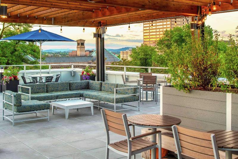 Hampton Inn & Suites Portland/Pearl District image