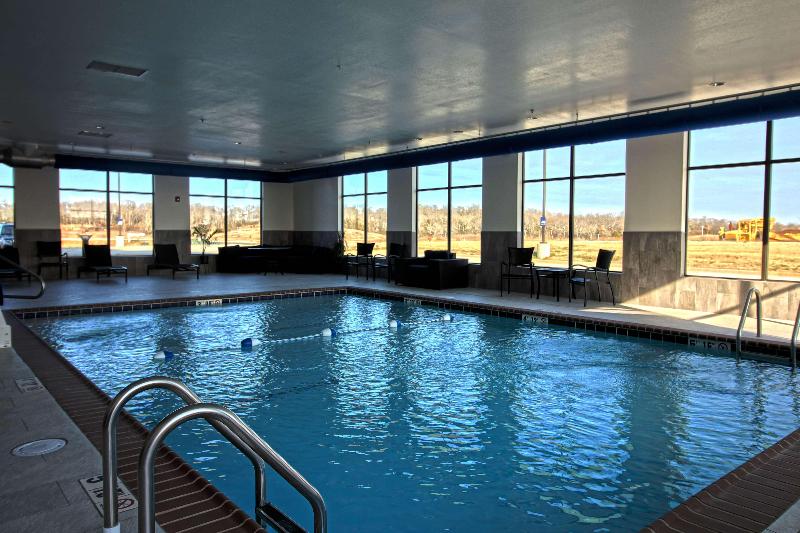 Hampton Inn West Plains image