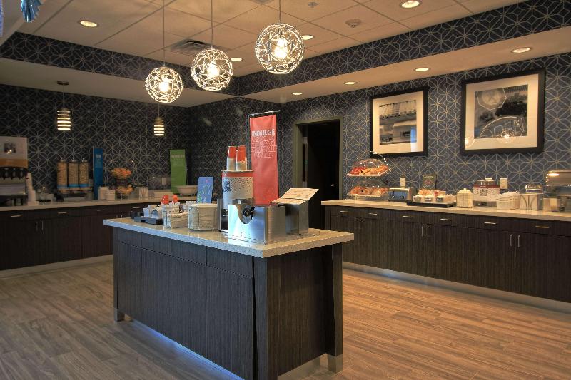 Hampton Inn West Plains image