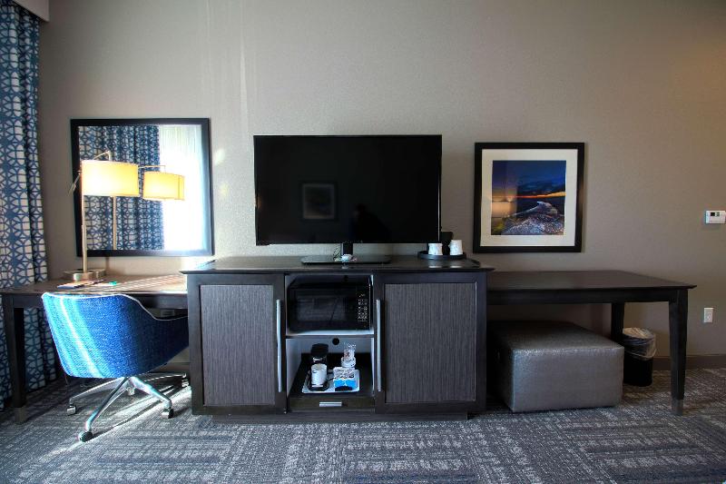 Hampton Inn West Plains image
