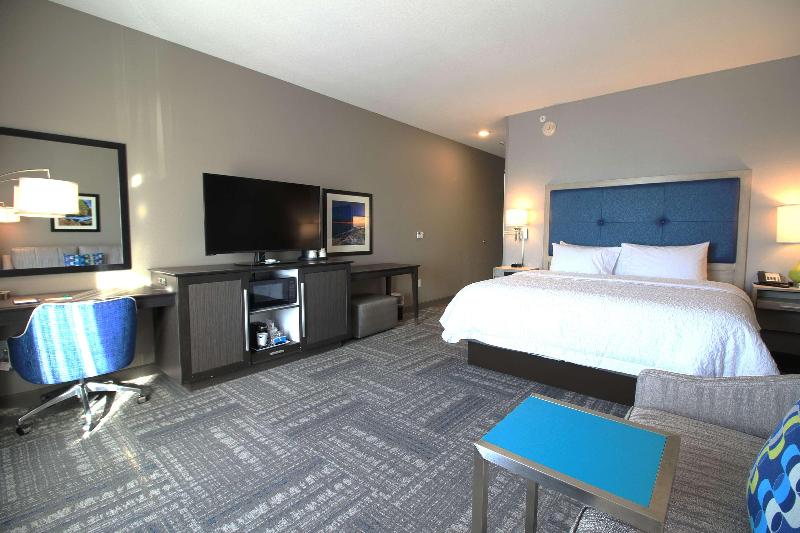 Hampton Inn West Plains image