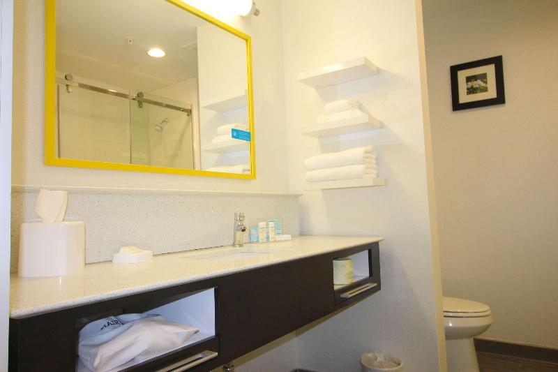 Hampton Inn West Plains image