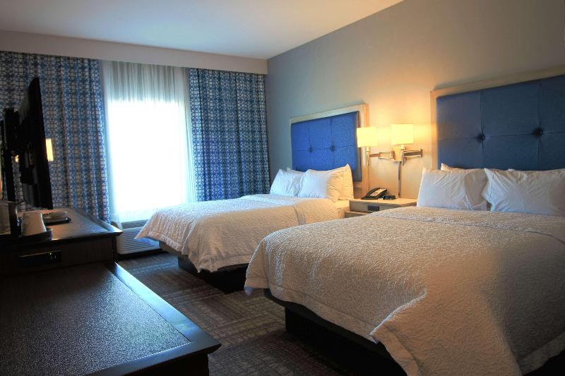 Hampton Inn West Plains image